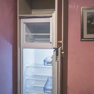 Bulldog Station With Private Wc, Ac, Tv Włochy