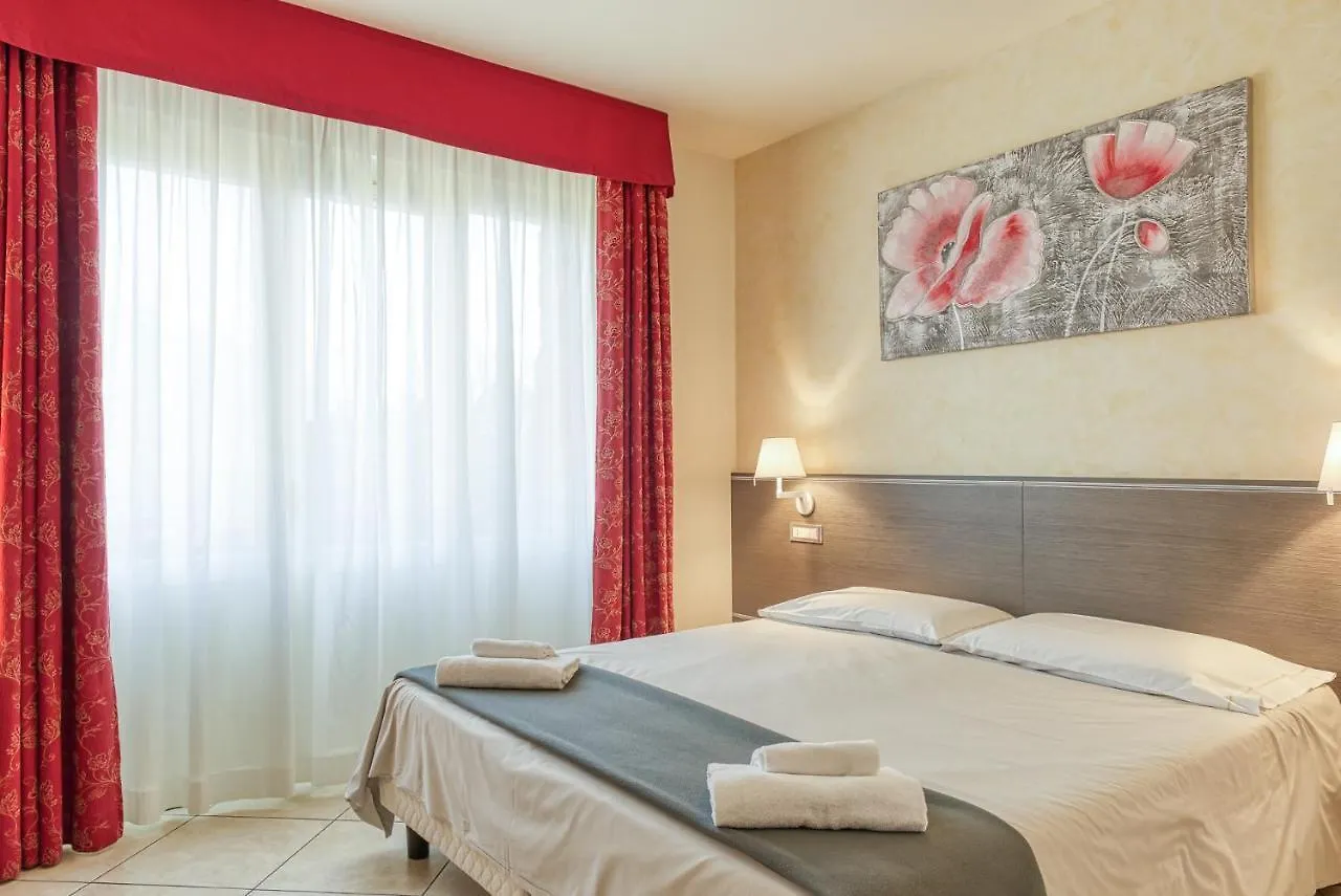 Hotel Lumin كريميا 3*,
